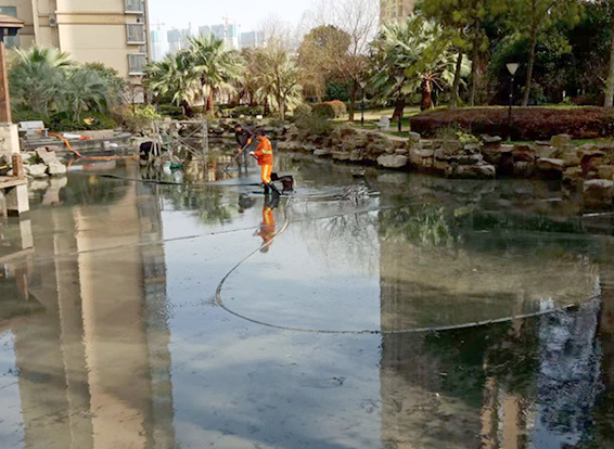 乐昌景观池淤泥清理